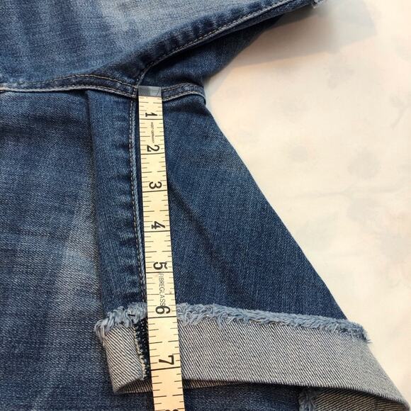 Kut from the Kloth Catherine Boyfriend Premium Denim Shorts Distressed Front - Picture 11 of 16